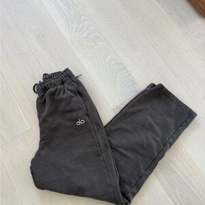 ALO Yoga Accolade Straight Leg Sweatpants
